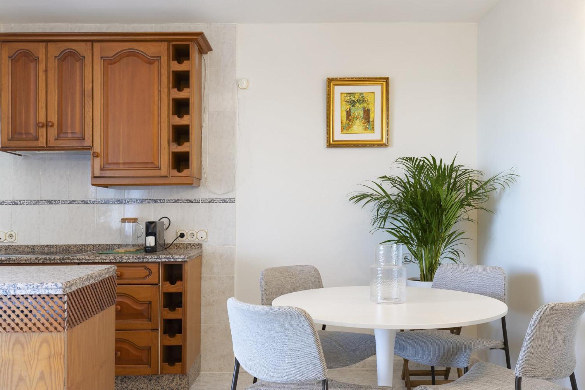 Beachfront Apartment With Terrace And Seaviews Fuengirola Kültér fotó